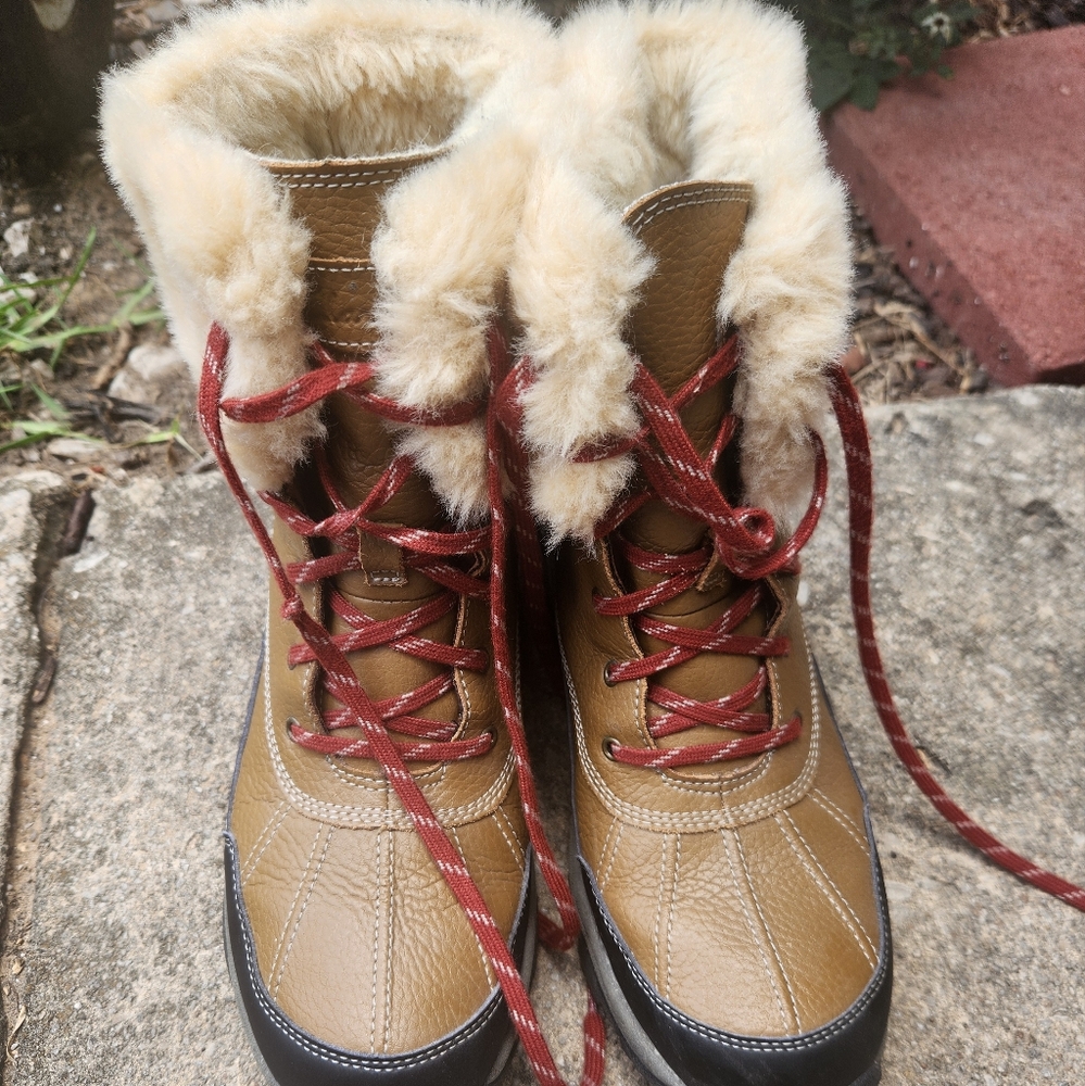 Clark's 9.5 Fur winter boots